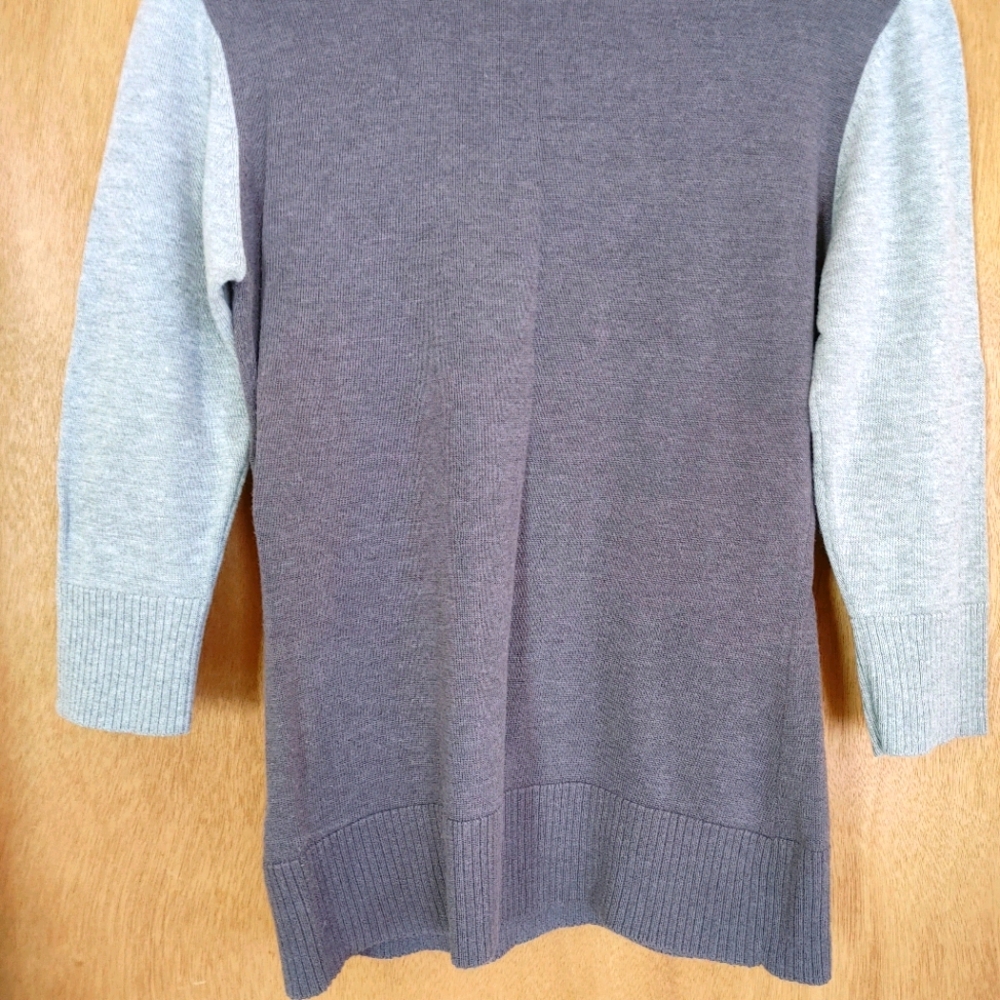 Sweatshirt. - Picture 3 of 4